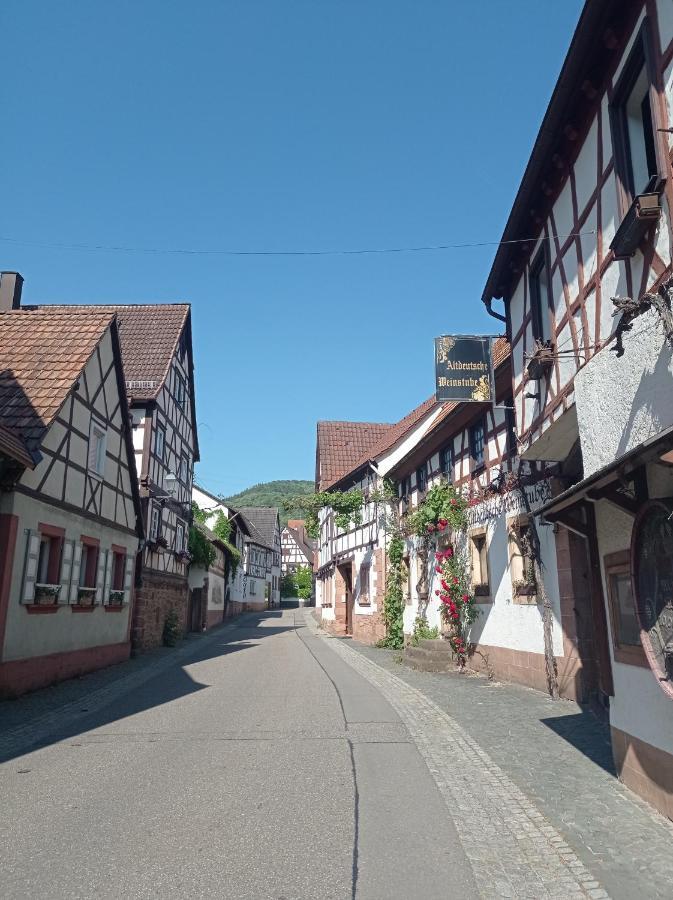 Gaestehaus Hoffmann Dörrenbach Buitenkant foto